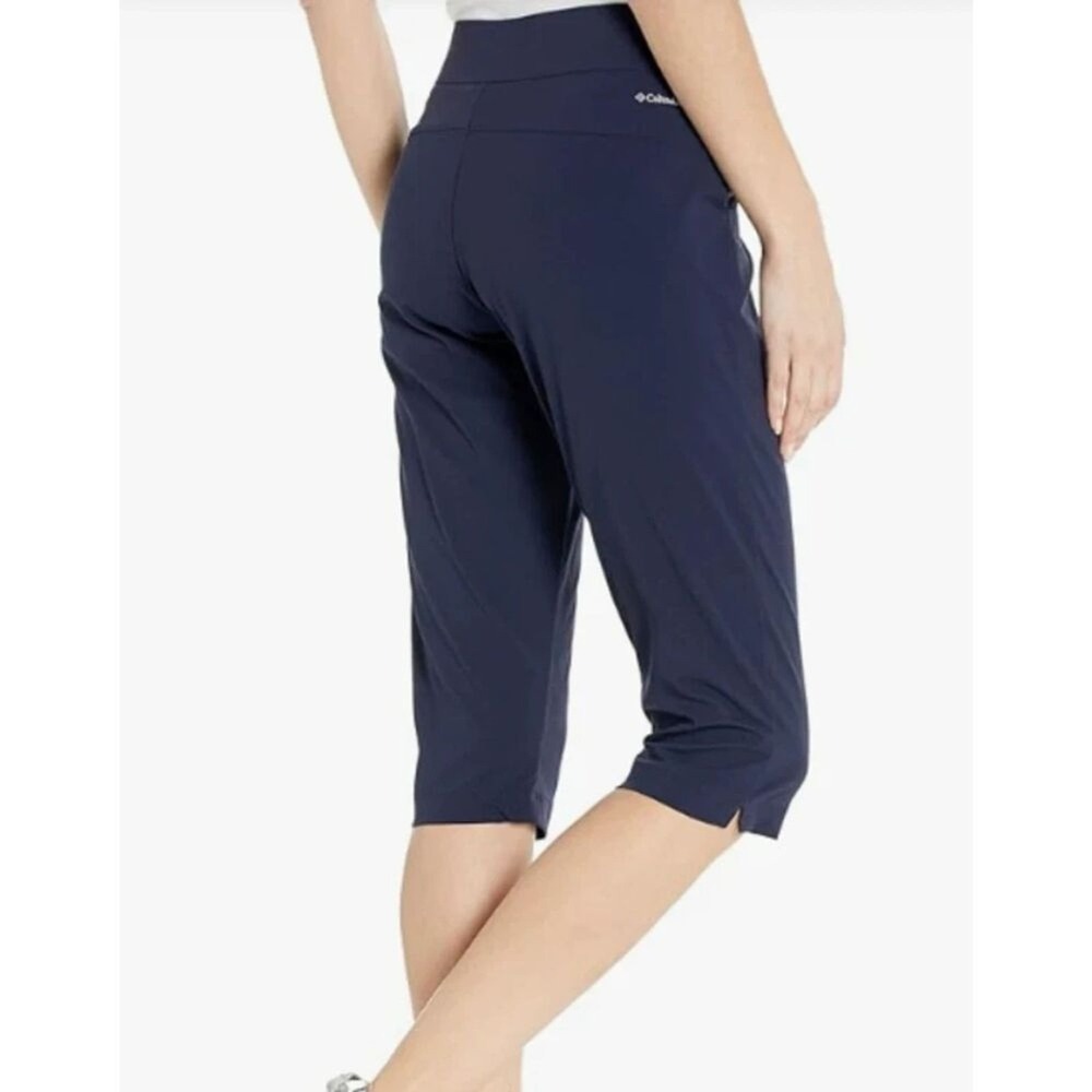 COLUMBIA Omni-Shade Capri Skimmer Sz Small Navy Blue Dark Nocturnal Bermuda NWT
